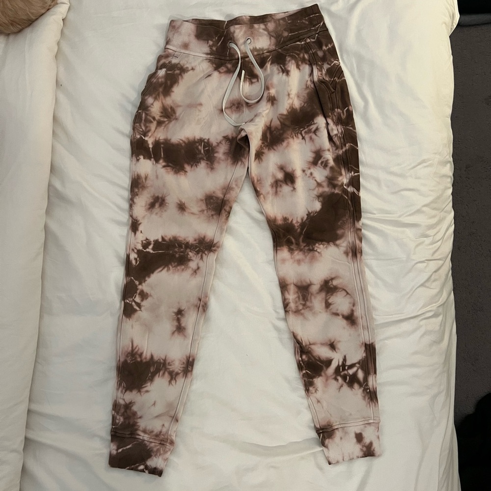 LULULEMON TIE DYE JOGGERS - 4